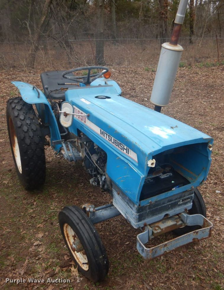 image for item GD9042 Mitsubishi D1650 tractor