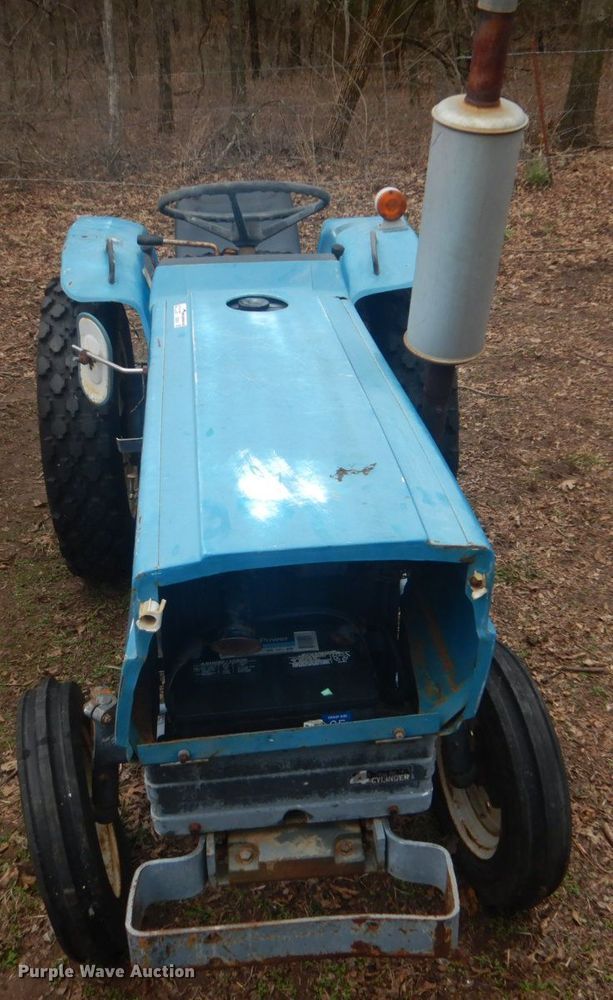 image for item GD9042 Mitsubishi D1650 tractor