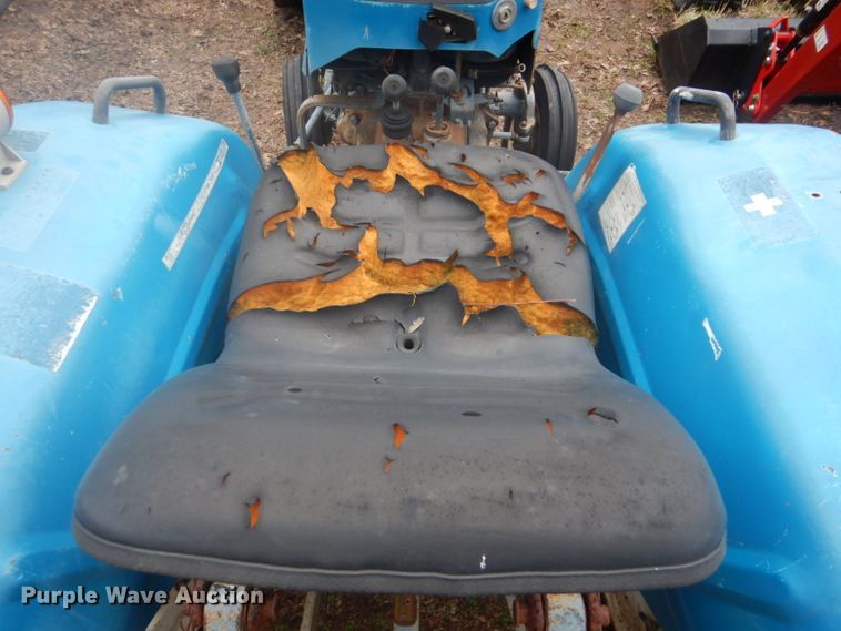 image for item GD9042 Mitsubishi D1650 tractor