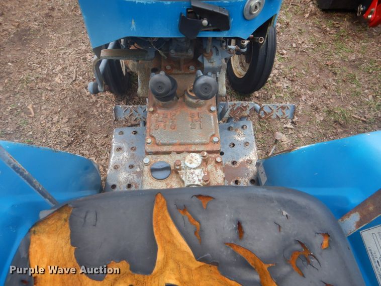 image for item GD9042 Mitsubishi D1650 tractor