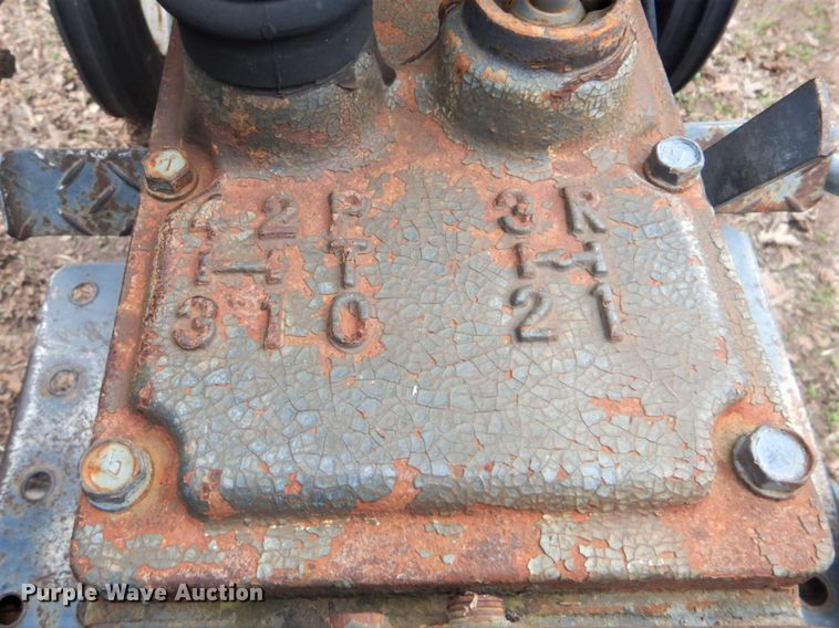 image for item GD9042 Mitsubishi D1650 tractor