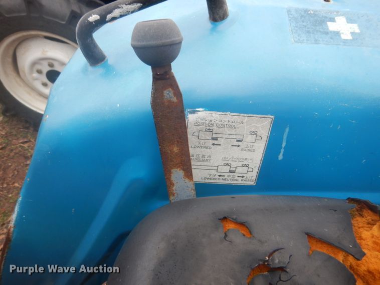 image for item GD9042 Mitsubishi D1650 tractor