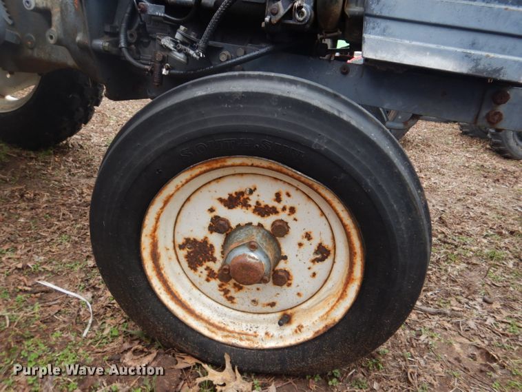 image for item GD9042 Mitsubishi D1650 tractor