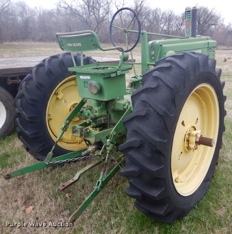 image for item GD9048 John Deere A tractor