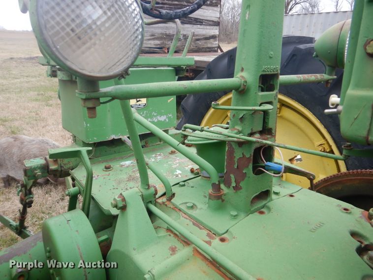 image for item GD9048 John Deere A tractor