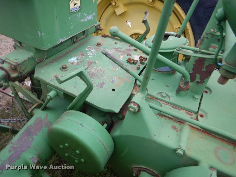 image for item GD9048 John Deere A tractor