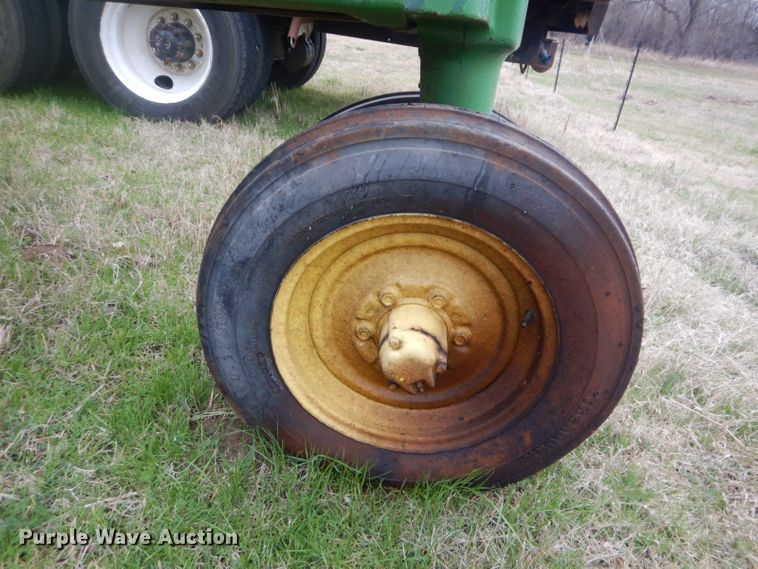 image for item GD9048 John Deere A tractor