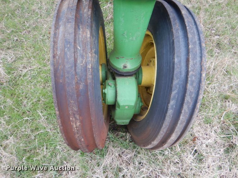 image for item GD9048 John Deere A tractor