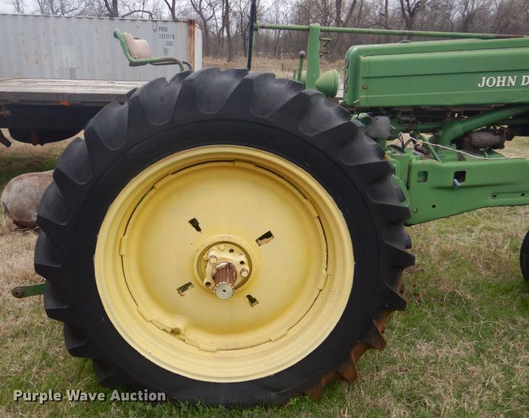 image for item GD9048 John Deere A tractor