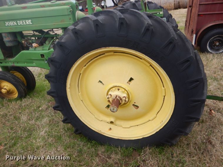 image for item GD9048 John Deere A tractor