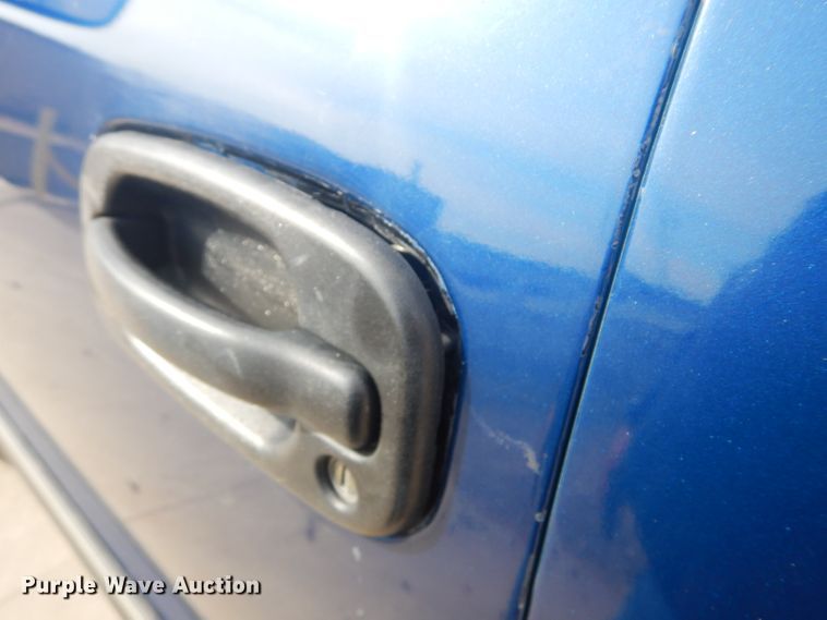 image for item GD9057 2000 Chevrolet Silverado 1500 Z71 Ext. Cab pickup truck