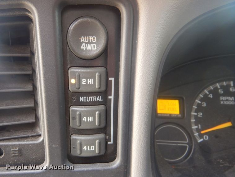 image for item GD9057 2000 Chevrolet Silverado 1500 Z71 Ext. Cab pickup truck