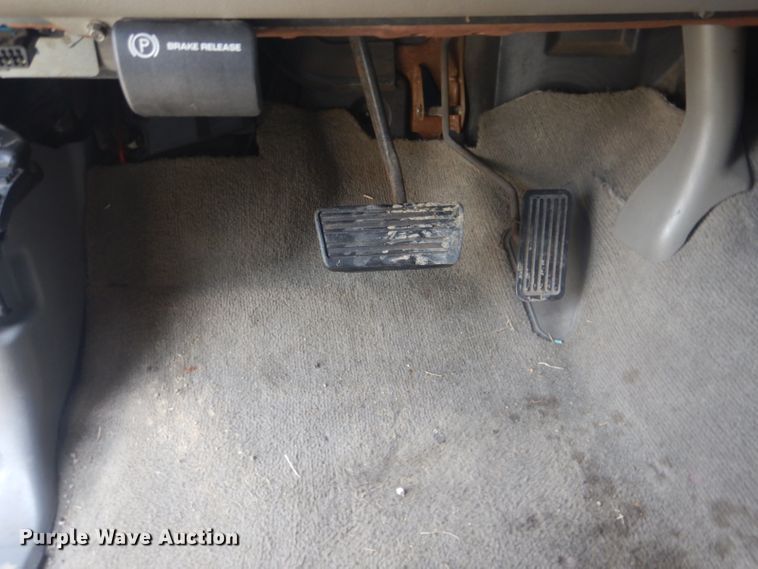 image for item GD9057 2000 Chevrolet Silverado 1500 Z71 Ext. Cab pickup truck