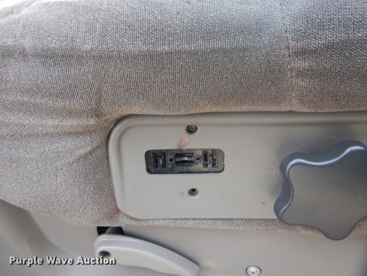 image for item GD9057 2000 Chevrolet Silverado 1500 Z71 Ext. Cab pickup truck