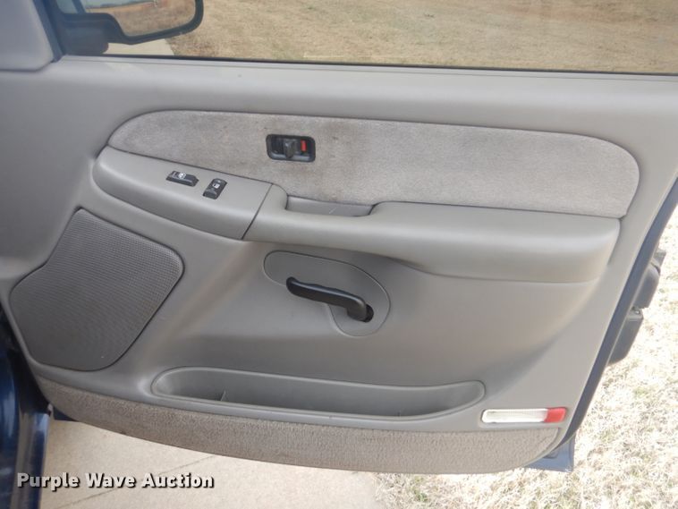 image for item GD9057 2000 Chevrolet Silverado 1500 Z71 Ext. Cab pickup truck