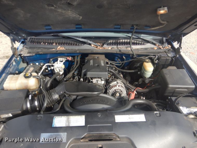 image for item GD9057 2000 Chevrolet Silverado 1500 Z71 Ext. Cab pickup truck