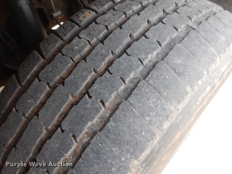 image for item GD9057 2000 Chevrolet Silverado 1500 Z71 Ext. Cab pickup truck