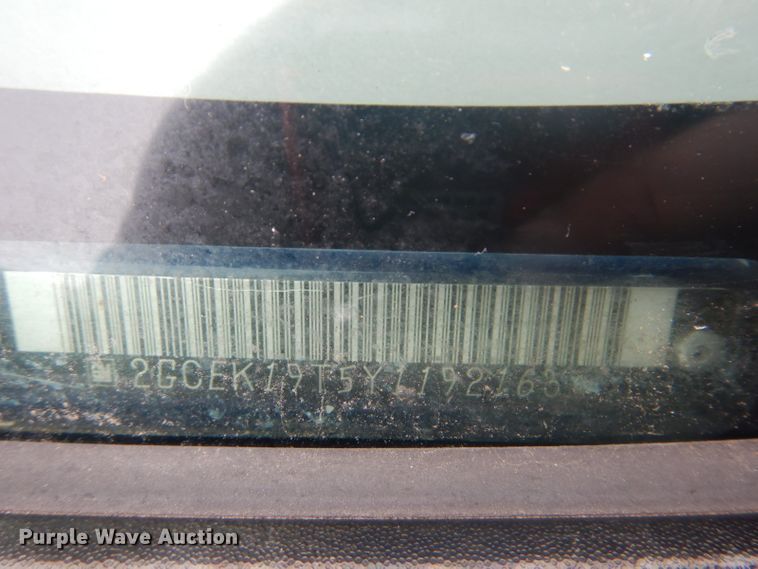 image for item GD9057 2000 Chevrolet Silverado 1500 Z71 Ext. Cab pickup truck