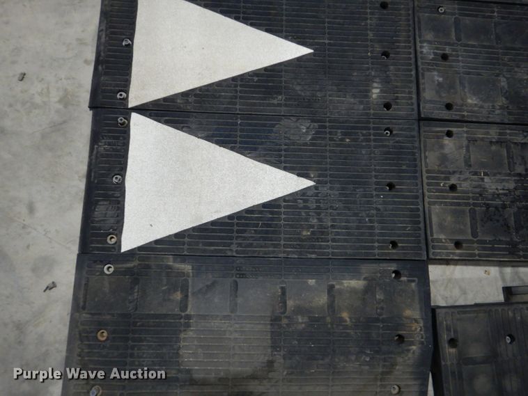 image for item GD9118 Approximately 80 pieces of rubber floor mat/ramp