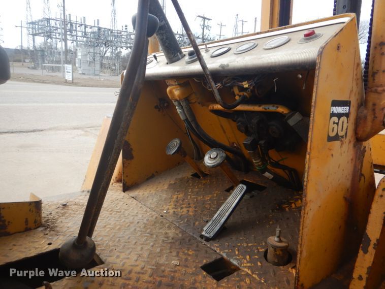 image for item GD9126 Hyster 194A forklift