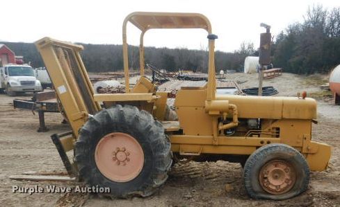 image for item GD9132 Massey Ferguson MF2500 forklift