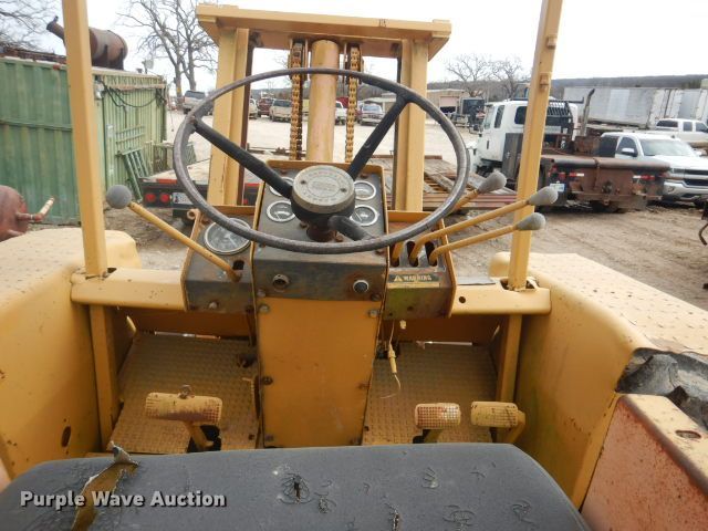 image for item GD9132 Massey Ferguson MF2500 forklift