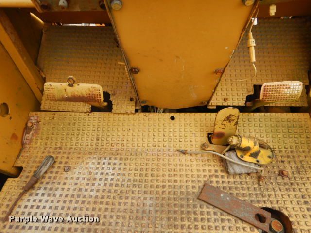 image for item GD9132 Massey Ferguson MF2500 forklift