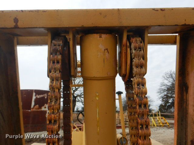 image for item GD9132 Massey Ferguson MF2500 forklift