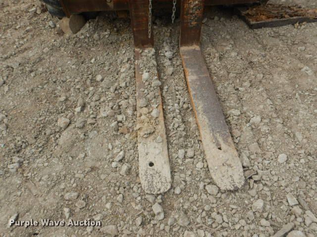 image for item GD9132 Massey Ferguson MF2500 forklift