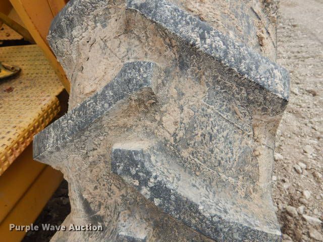 image for item GD9132 Massey Ferguson MF2500 forklift