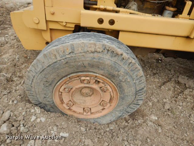 image for item GD9132 Massey Ferguson MF2500 forklift