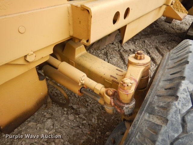 image for item GD9132 Massey Ferguson MF2500 forklift