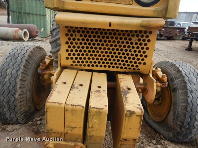 image for item GD9132 Massey Ferguson MF2500 forklift