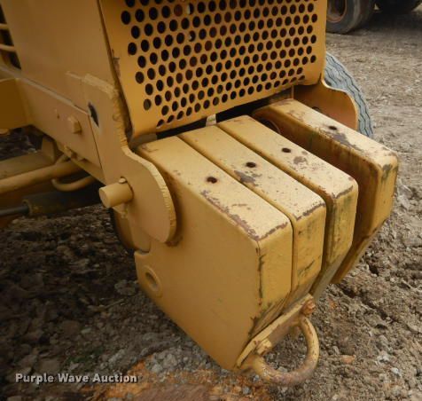 image for item GD9132 Massey Ferguson MF2500 forklift