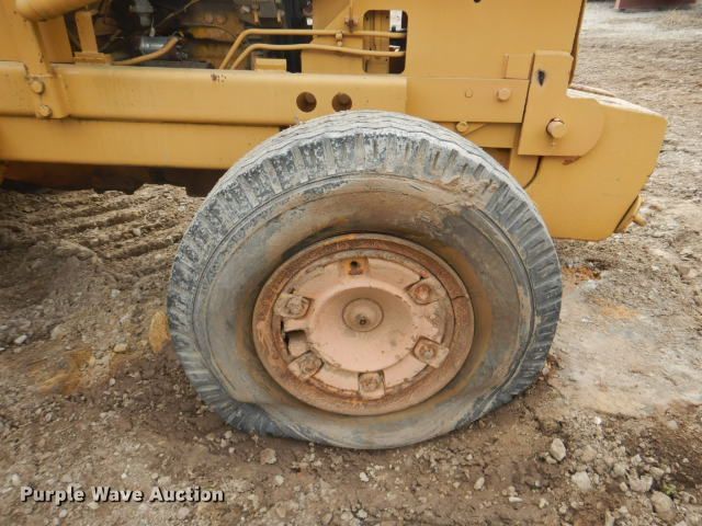 image for item GD9132 Massey Ferguson MF2500 forklift