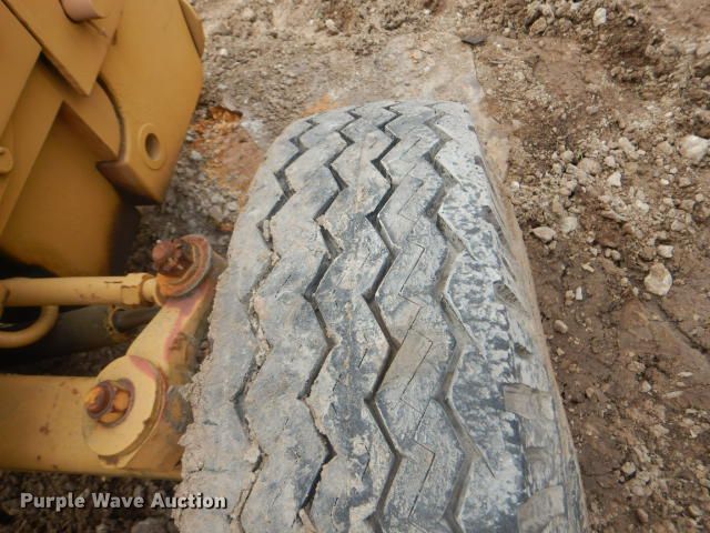 image for item GD9132 Massey Ferguson MF2500 forklift