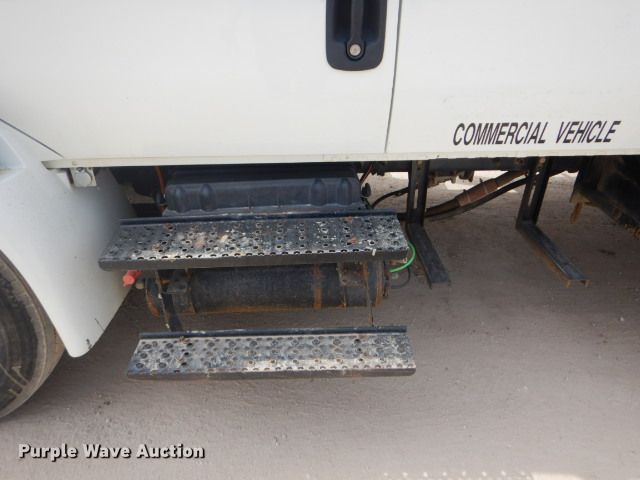image for item GD9133 2007 International 4300 winch truck