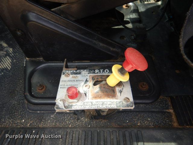 image for item GD9133 2007 International 4300 winch truck