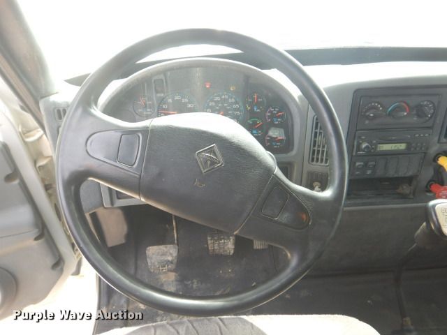 image for item GD9133 2007 International 4300 winch truck