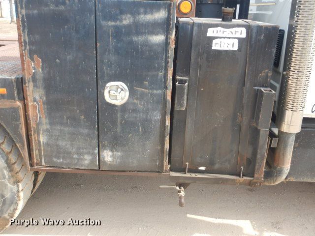 image for item GD9133 2007 International 4300 winch truck