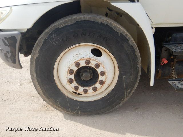 image for item GD9133 2007 International 4300 winch truck