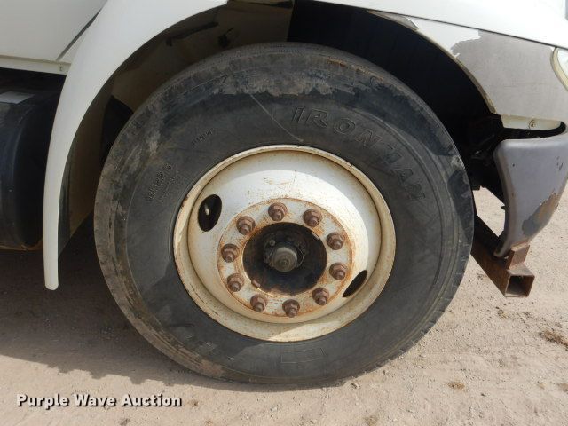 image for item GD9133 2007 International 4300 winch truck