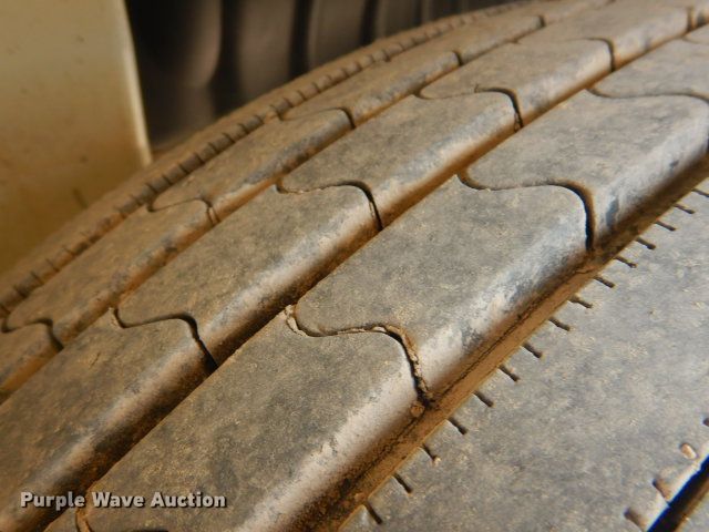 image for item GD9133 2007 International 4300 winch truck