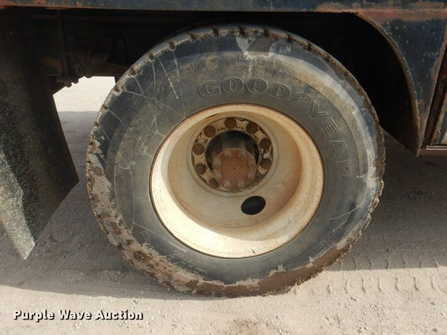 image for item GD9133 2007 International 4300 winch truck