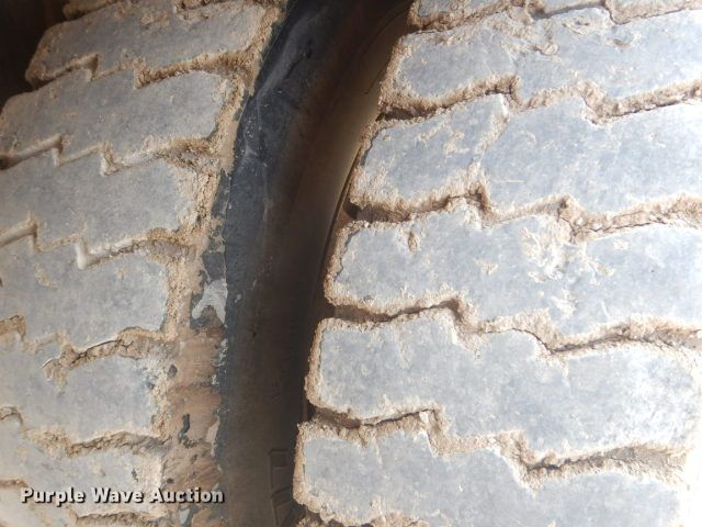 image for item GD9133 2007 International 4300 winch truck