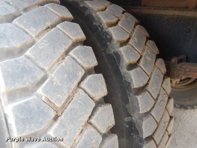 image for item GD9133 2007 International 4300 winch truck