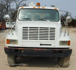 image for item GD9134 1998 International 4900 service truck