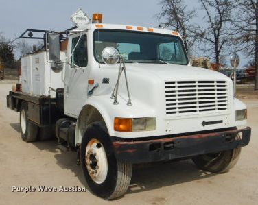 image for item GD9134 1998 International 4900 service truck