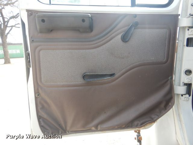 image for item GD9134 1998 International 4900 service truck