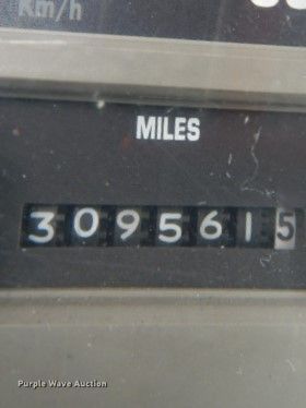 image for item GD9134 1998 International 4900 service truck